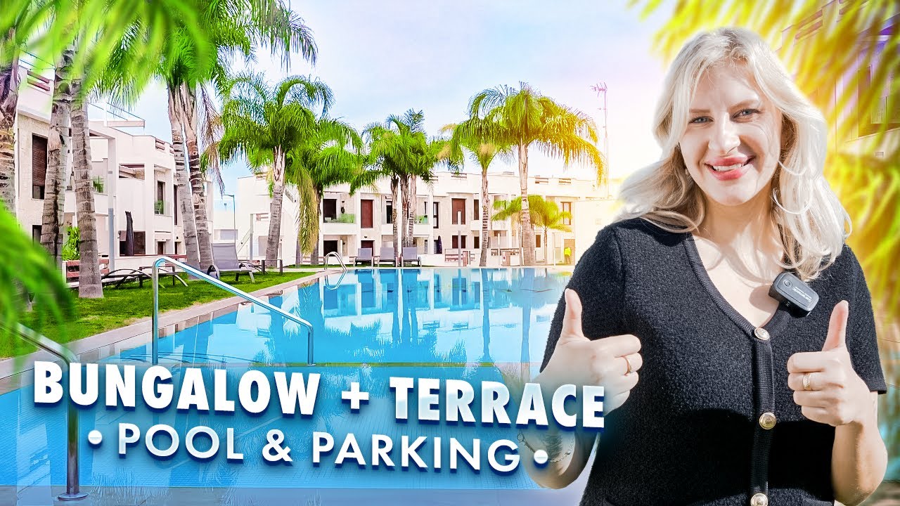 Bungalow for Sale with large roof terrace and swimming pool, parking. Real estate Alegria