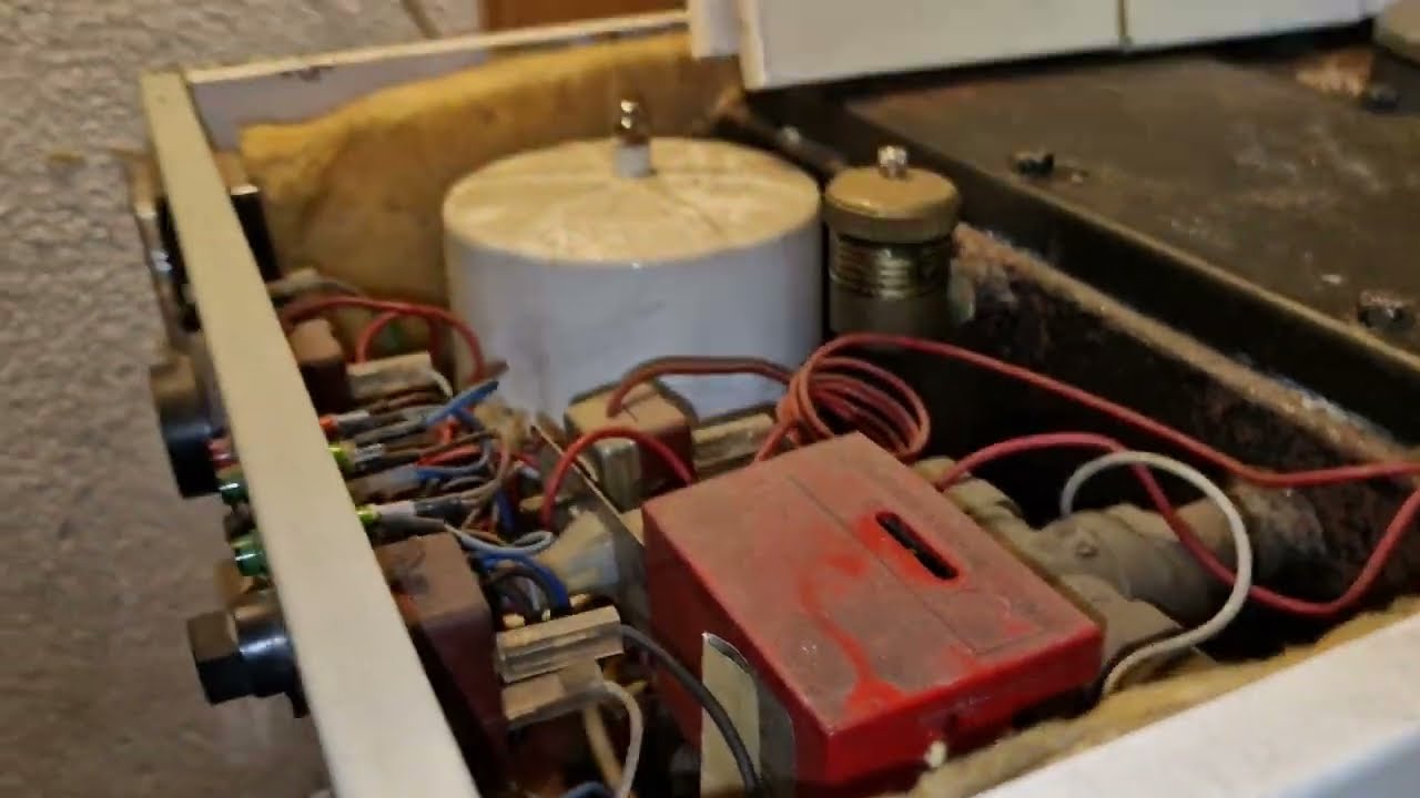 Caldera Comercial Quemoil INSO 20 de gasoil con agua caliente y calefacción .