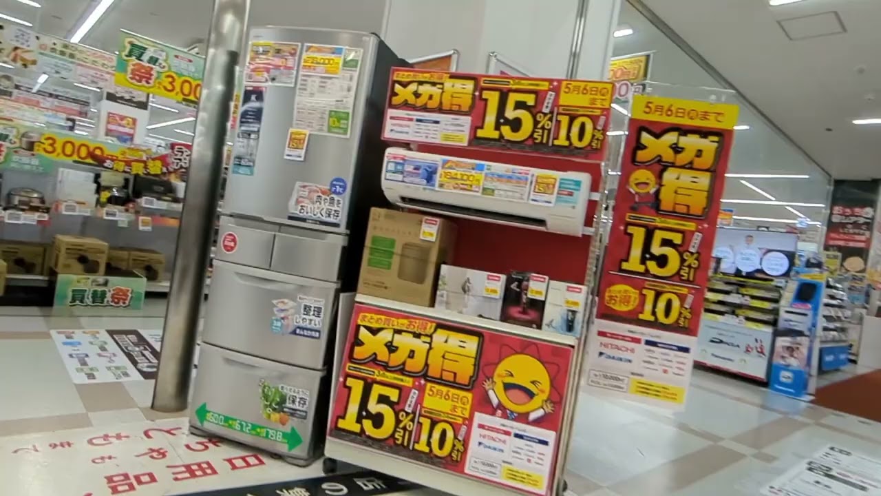 コジマ×ビックカメラ 静岡店　エスカレーター