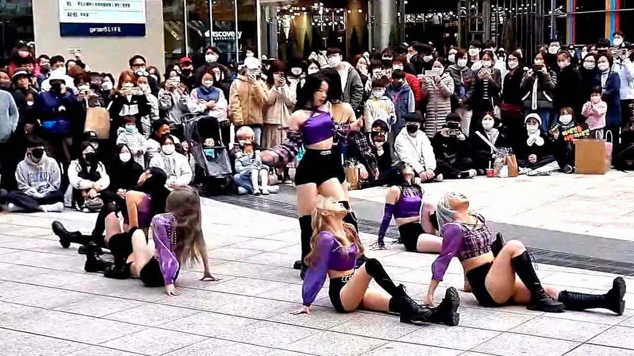 SUNDAY. ARTBEAT. BEAUTIFUL SUPERB BUSKING. GARDEN 5 PLAZA, SEOUL.