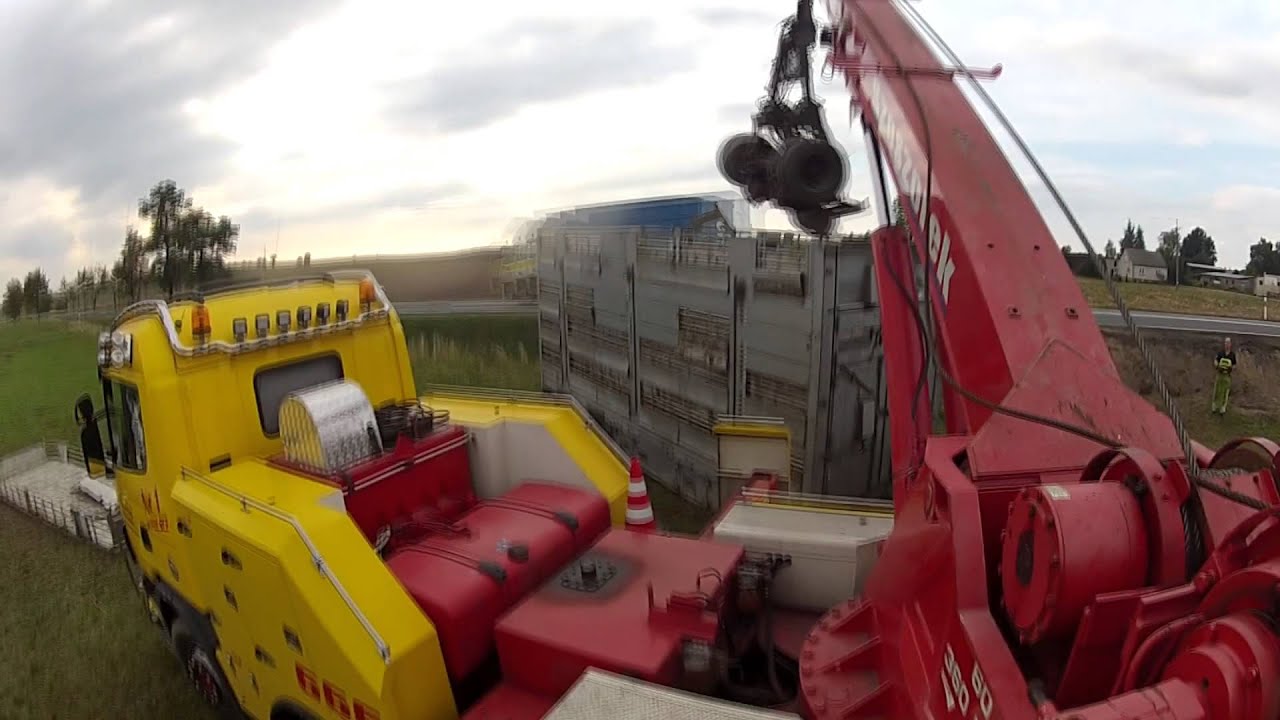 Pomoc Drogowa Szoszorek Trzemeszno Kolizja Wypadek Ostróda trasa 15 Tir Ciężarówka