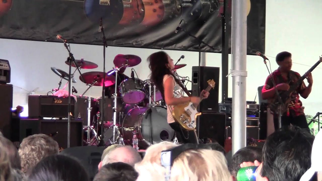 Donna Grantis "Elektra" Live @ PRS Experience 2010