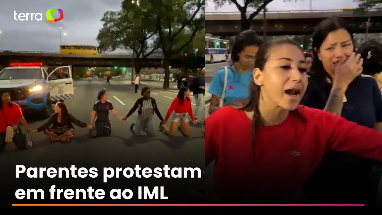 Familiares de mortos em opera&ccedil;&atilde;o se ajoelham em avenida para pedir libera&ccedil;&atilde;o de corpos no Rio
