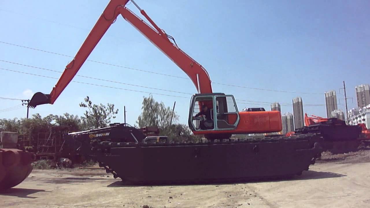 Used Hitachi EX200 LONG REACH swamp buggy excavator moving, floating excavator, floating backhoe