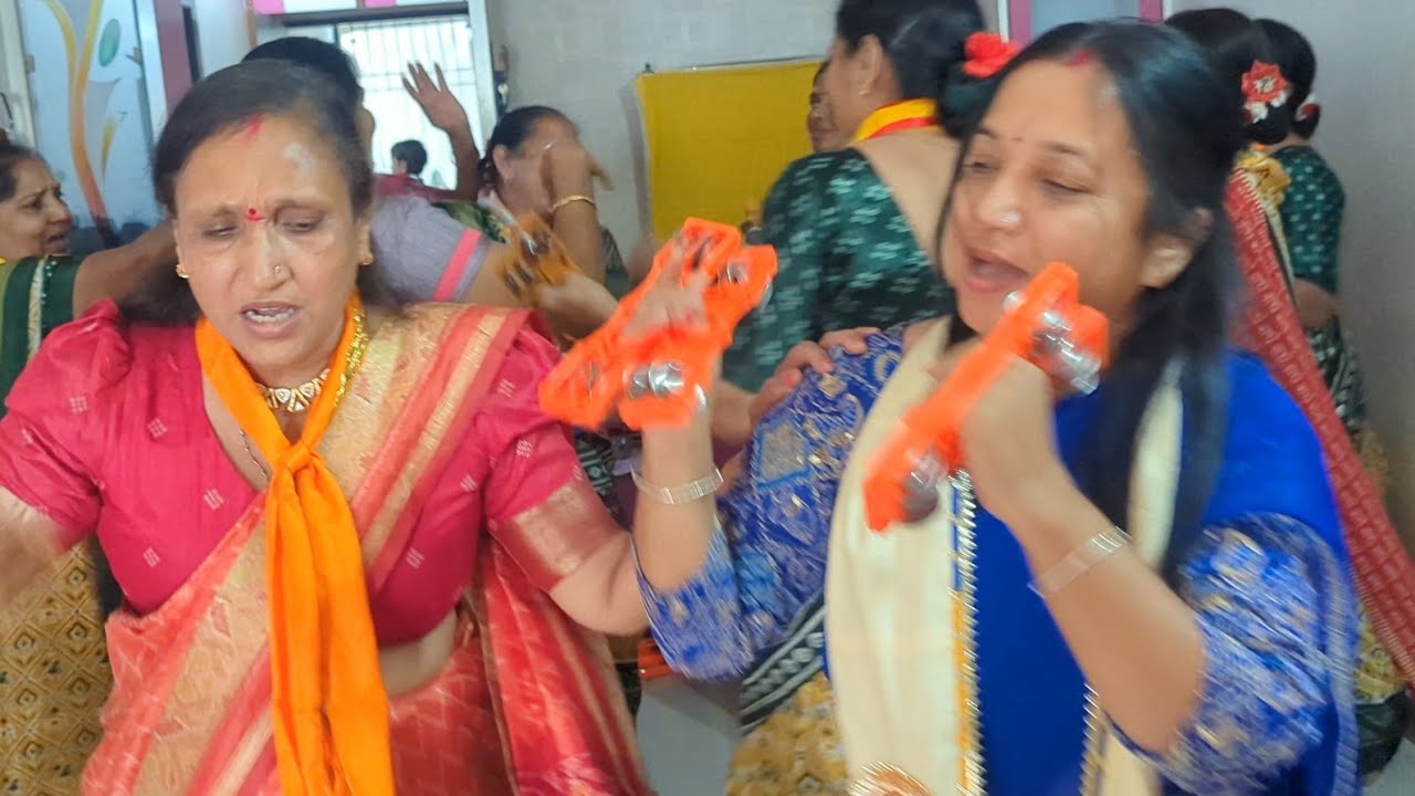 હંસાસખી સુર લખેલ🌹કોઈ તો બતાવો રે જશોદાના લાલ ને🌹હમણાં જોયો તો મેંતો જશોદાની ગોદમાં ખોળો ખૂંદતા રે