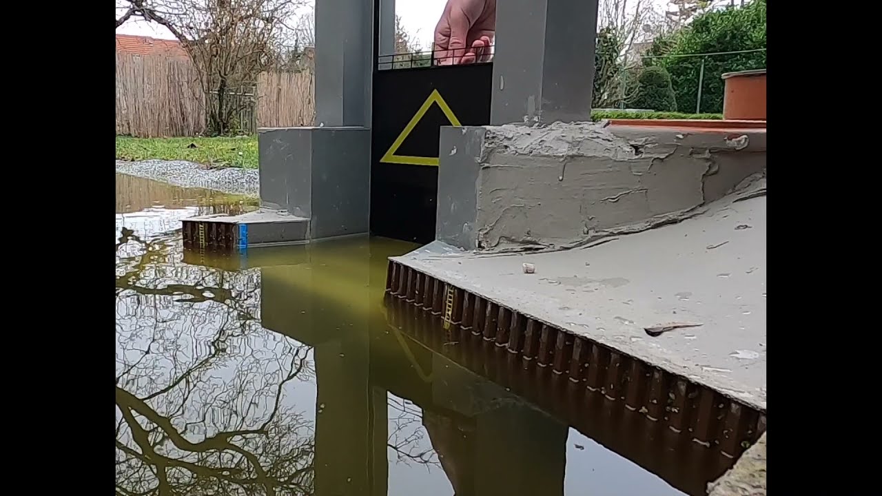 RC Binnenschiff Karakal Schleusenfahrt