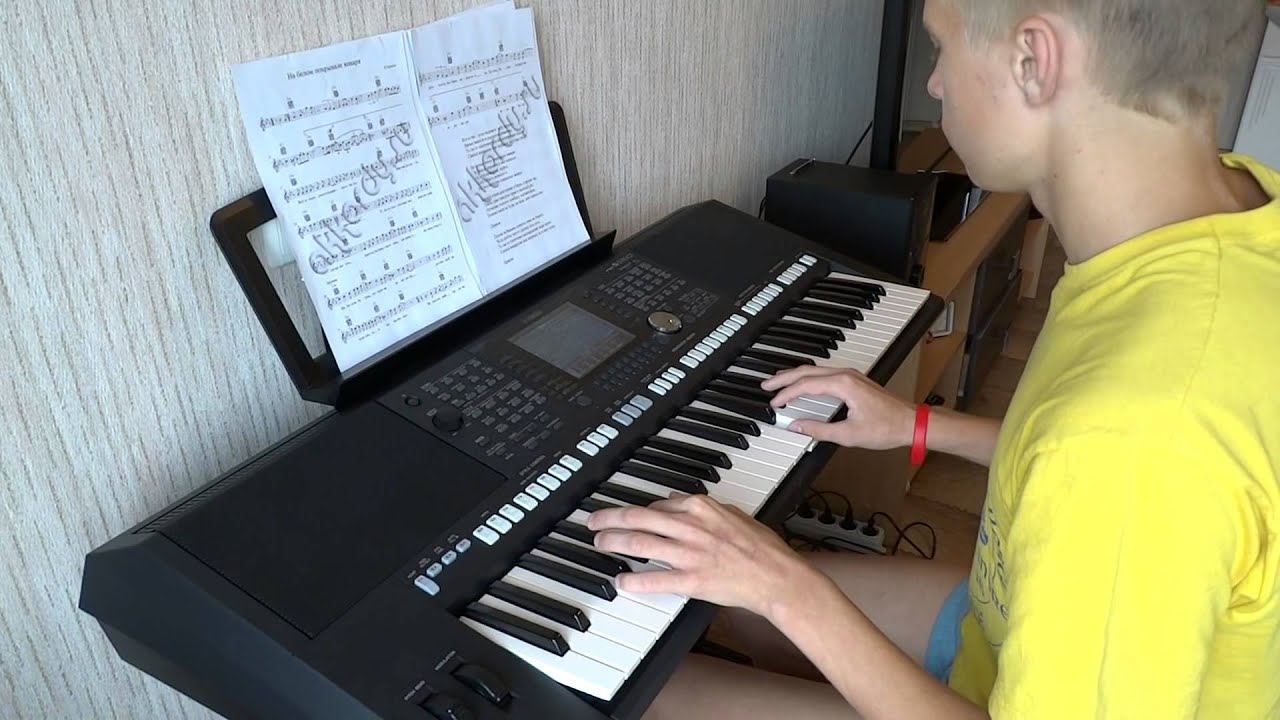 Yamaha PSR-S950 (Олег Хромов - На белом покрывале января)