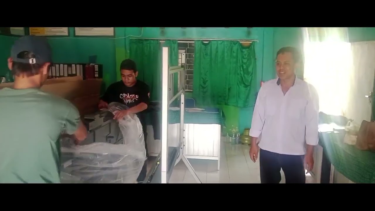 Pemasangan Hisense 75 inch commercial display  di SDN 1 Ketangga Jeraeng