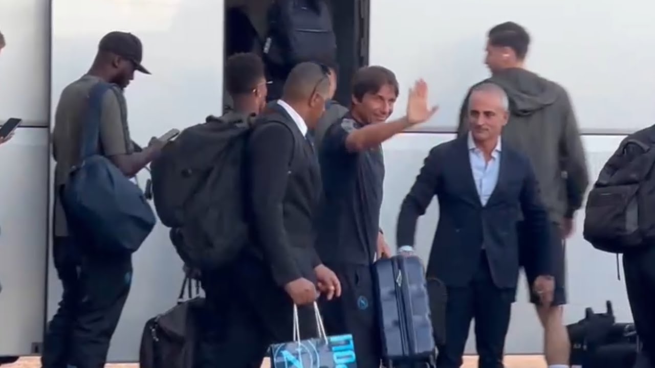 NAPOLI arrivato a CAGLIARI: accoglienza da brividi in aeroporto 🥺💙