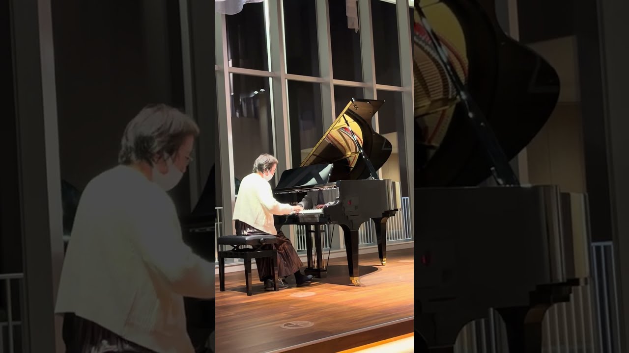 白い恋人達　大分市たのうらら　高齢・道ピアノびと　ババピアノ