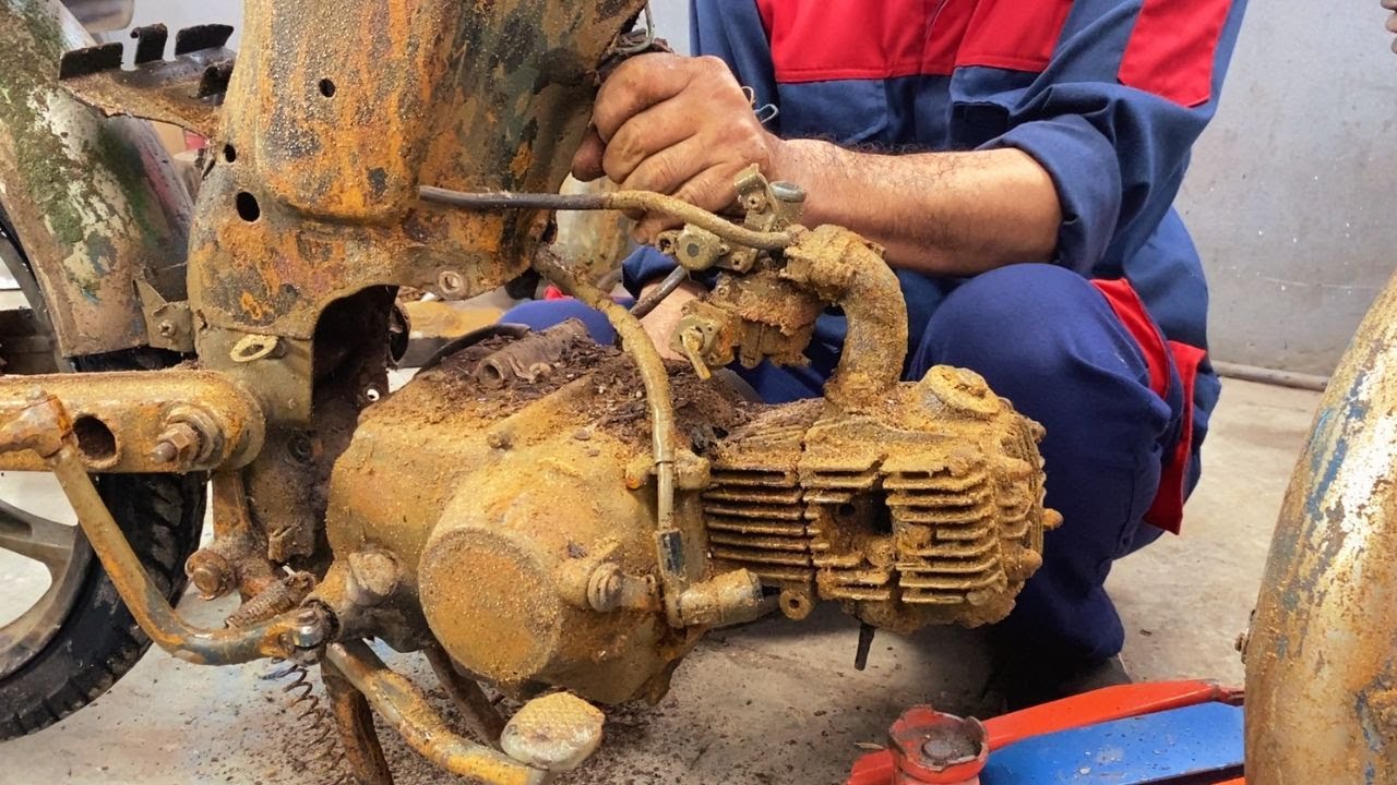 Man Mechanic Restores 50 Year Old Honda Motorcycle Like New - Full Engine Rebuild