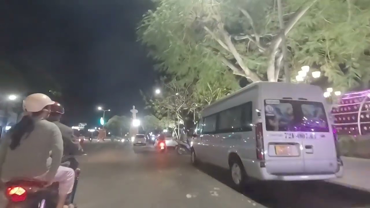 Mỹ Tho tối mùng 6 mọi hoạt động vui vẻ trở lại bình thường | Chạy vòng Mỹ Tho