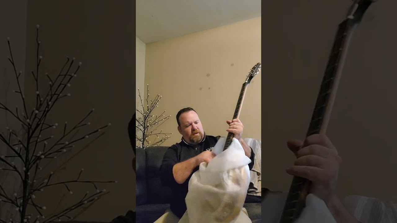 Luna 6 String Banjo unboxing and review