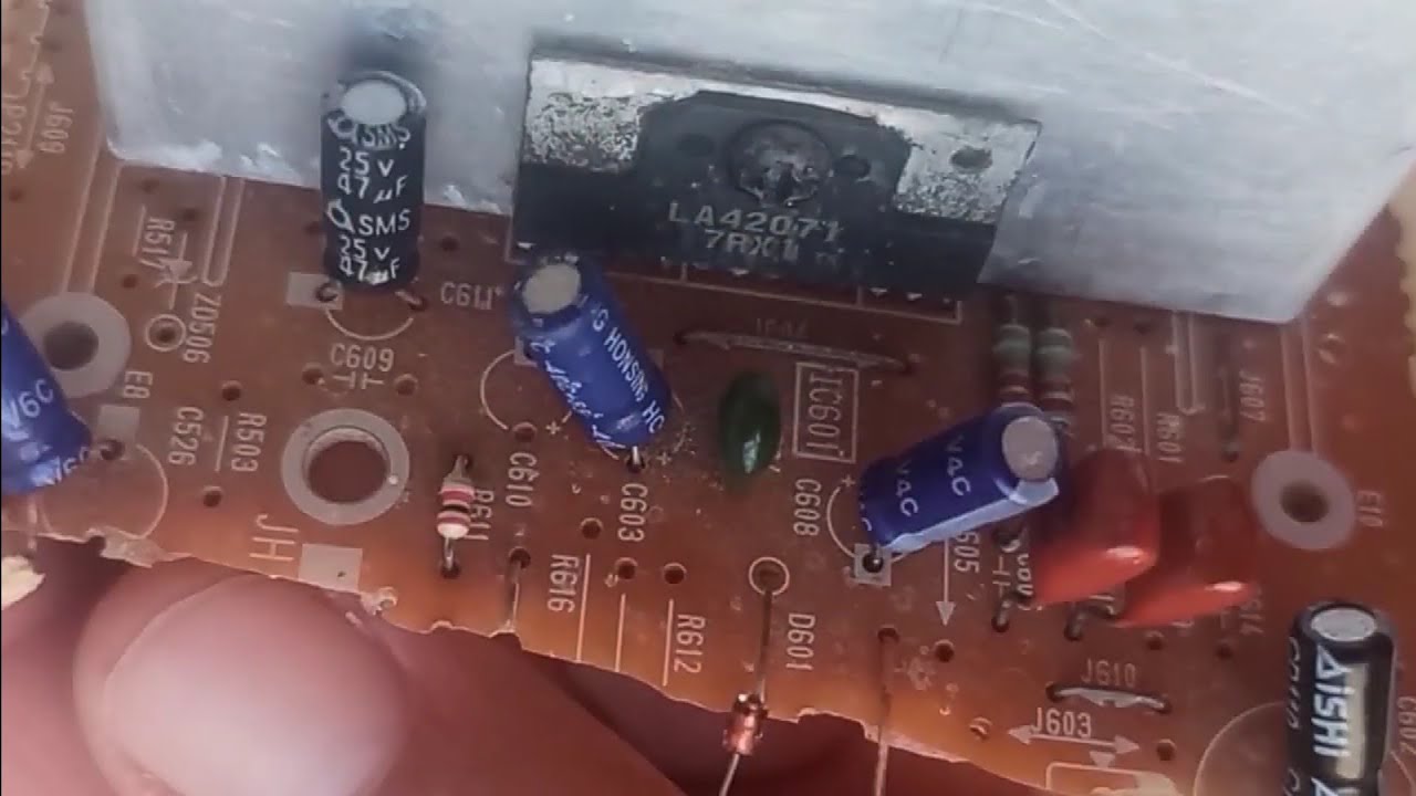 Amplificador com LA42071