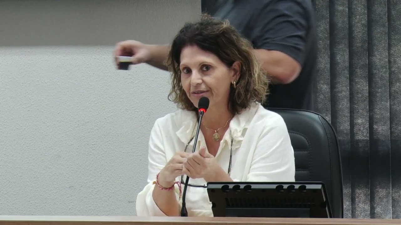 Audiência na Câmara discute contrato de monitoras da rede municipal