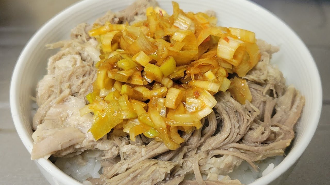 辛ネギほぐし豚丼