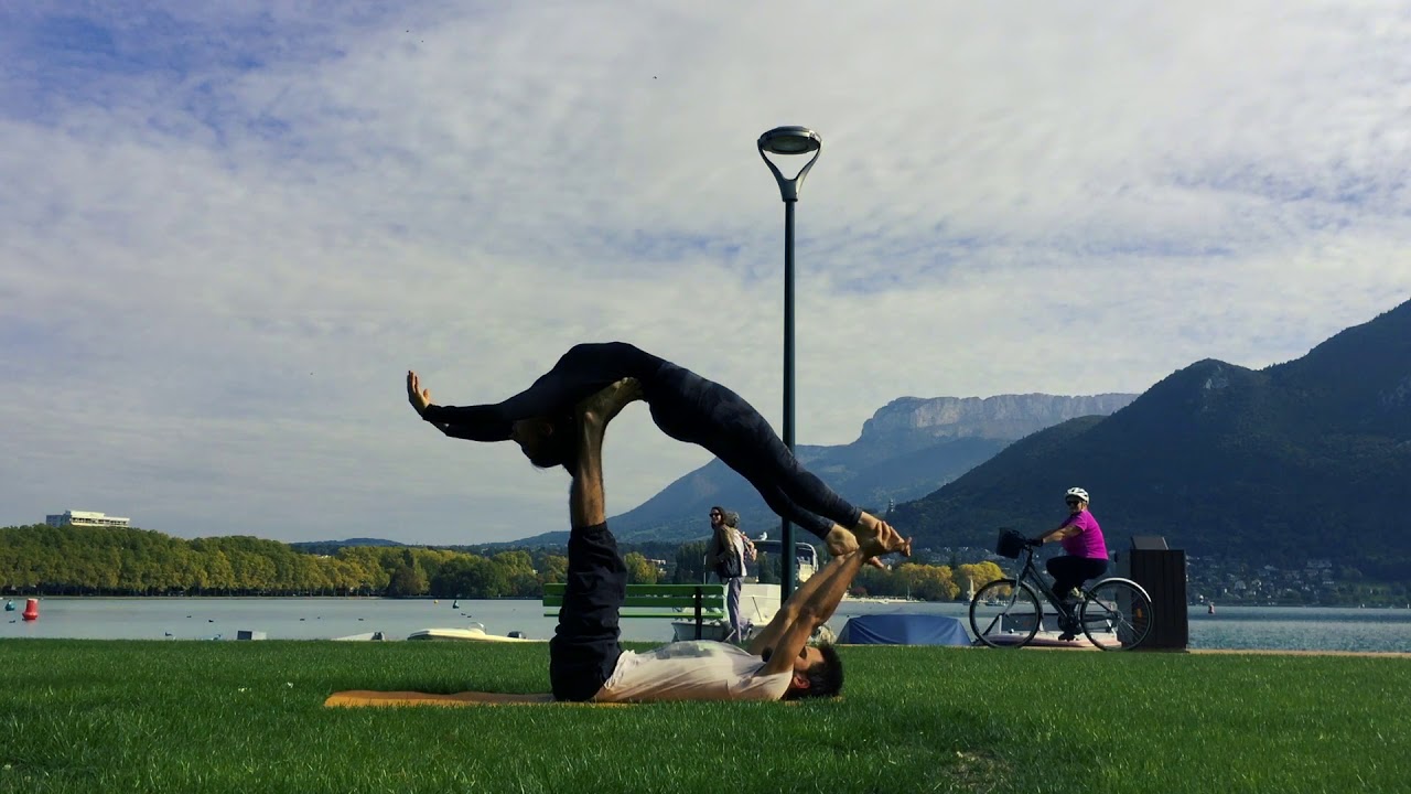 Acroyoga enchainement débutant