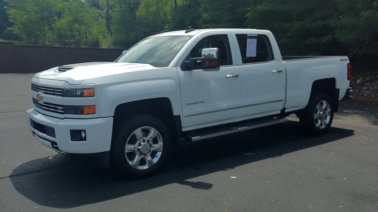 Discover all of your Silverado key fob features!