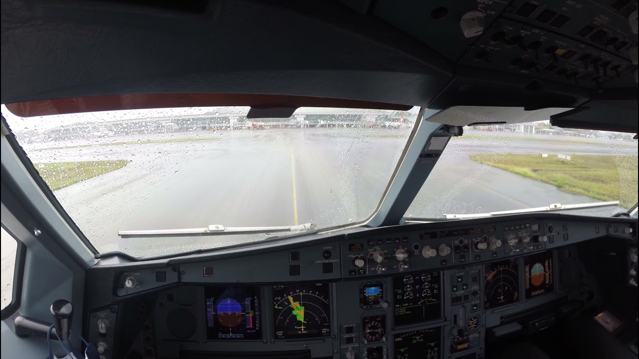 Airbus A330 Landing Kuching International Airport (KCH)