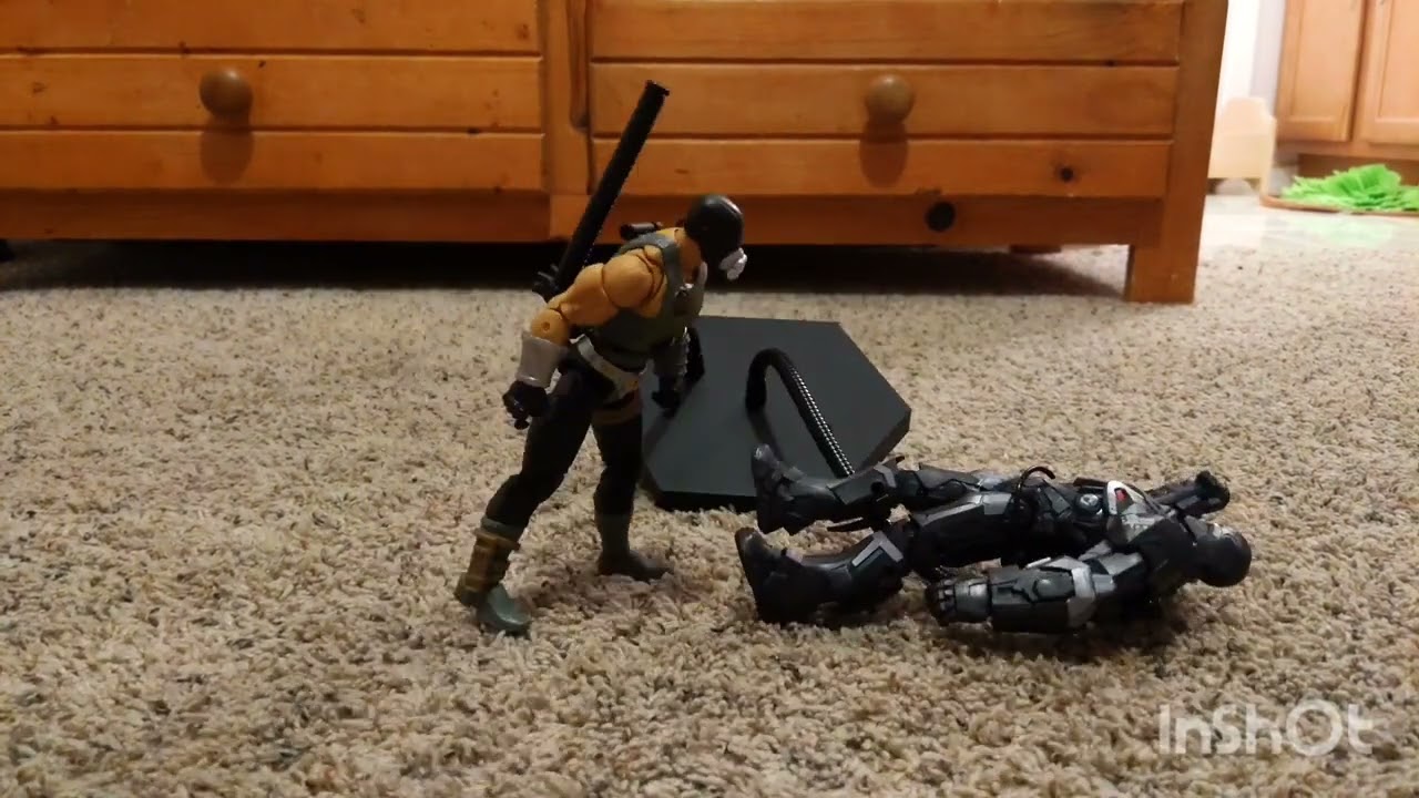 CROCMASTER VS WAR MACHINE