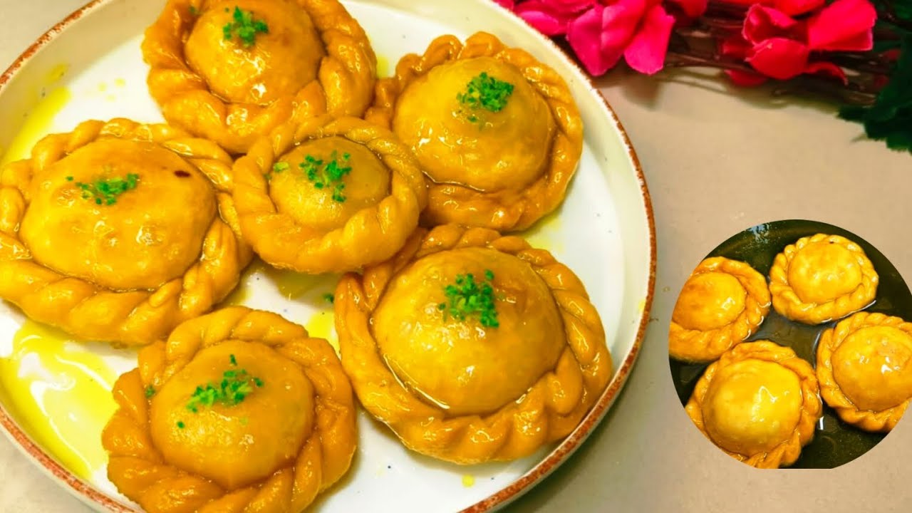 ChandraKala Sweet Recipe | बिना मेहनत के बनाए हलवाई जैसे चंद्रकला स्वीट 