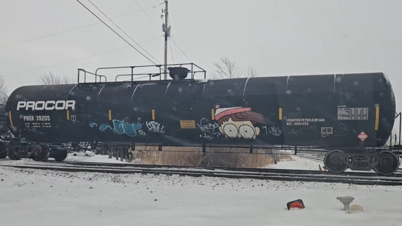 VERY LONG CSX Mixed Freight With 2 Locomotives Up Front And A DPU In The Middle. 1/31/26 