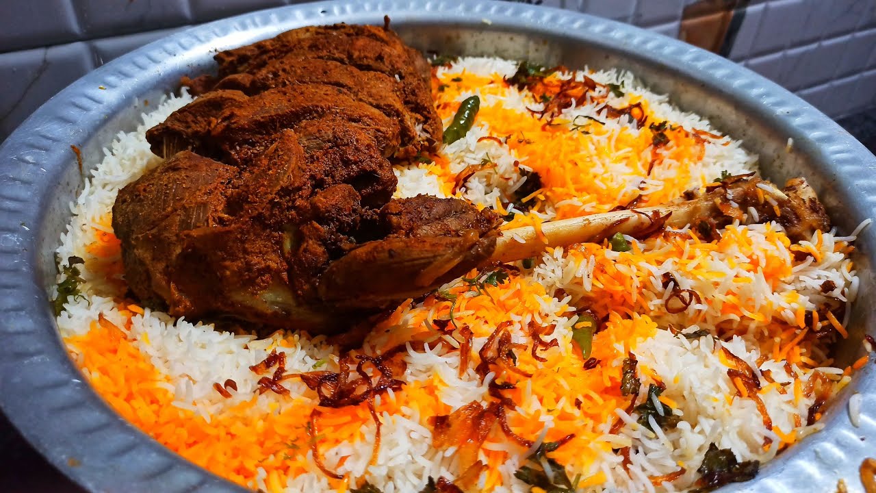 Mutton Roasted Raan Biriyani/Bahot hi zabardast mutton Raan Biryani zarur try kijiye