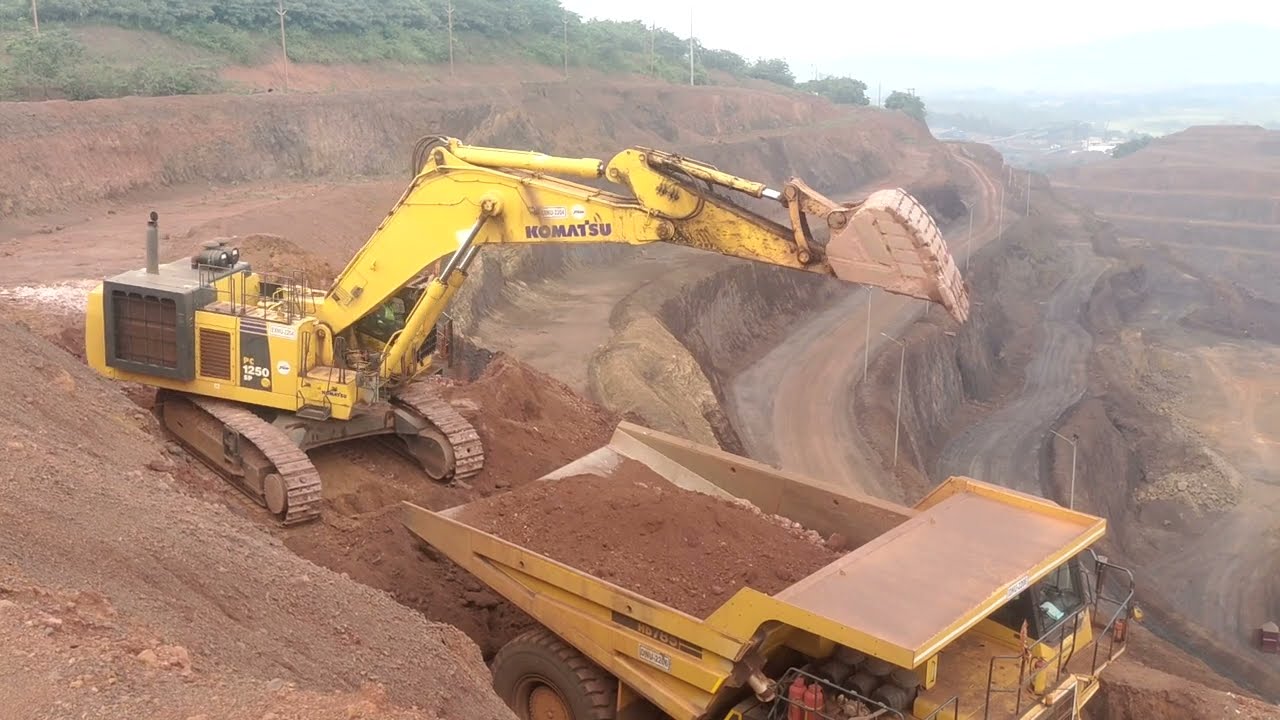 #excavator  PC1250 loading to komatsu 100 ton  #dumptruck HD785