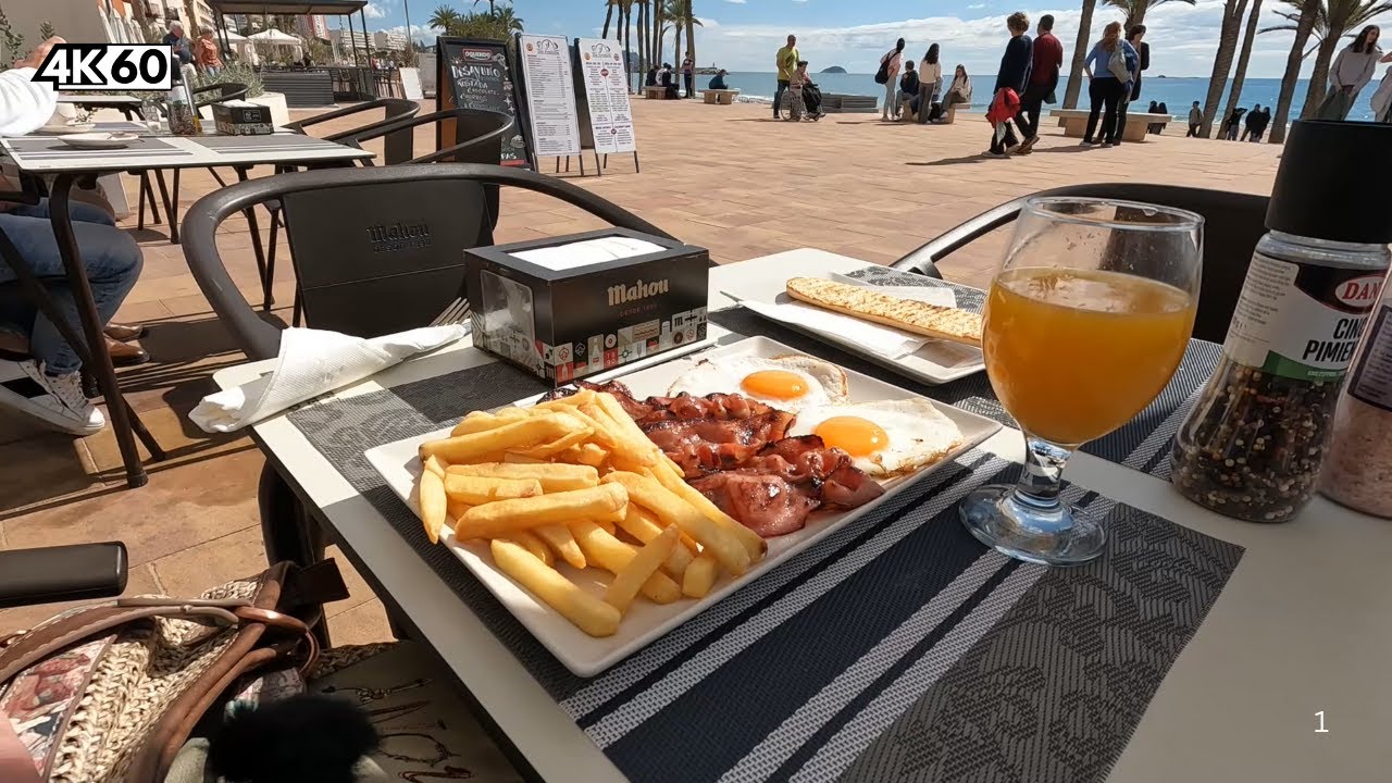 Having brunch and taking a walk in Villajoyosa!