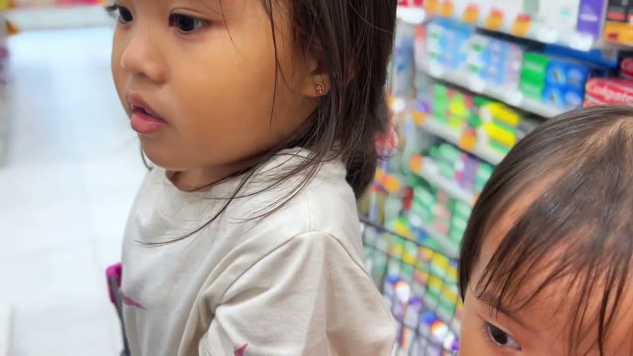 Beli mainan dan belanja di supermarket AEON MALL DELTAMAS
