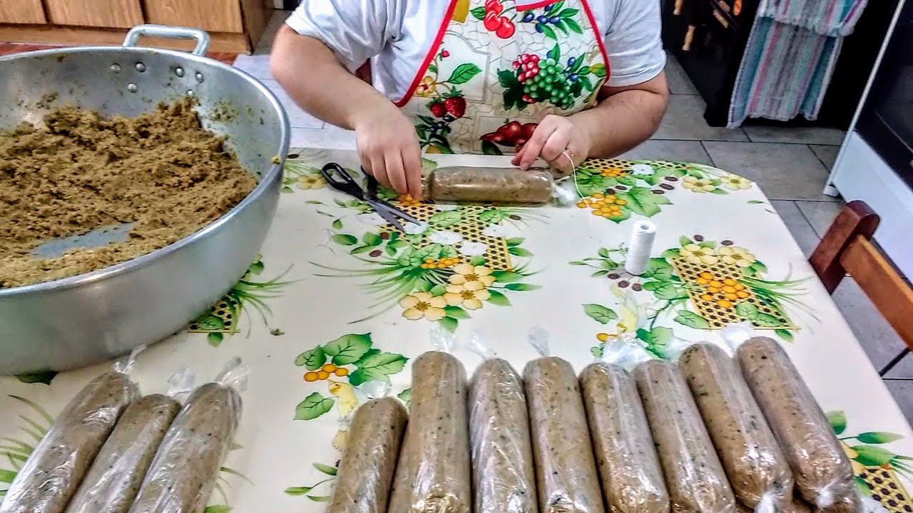 O incrível Pescoço (Pien), o embutido de carnes e especiarias do tempo dos imigrantes