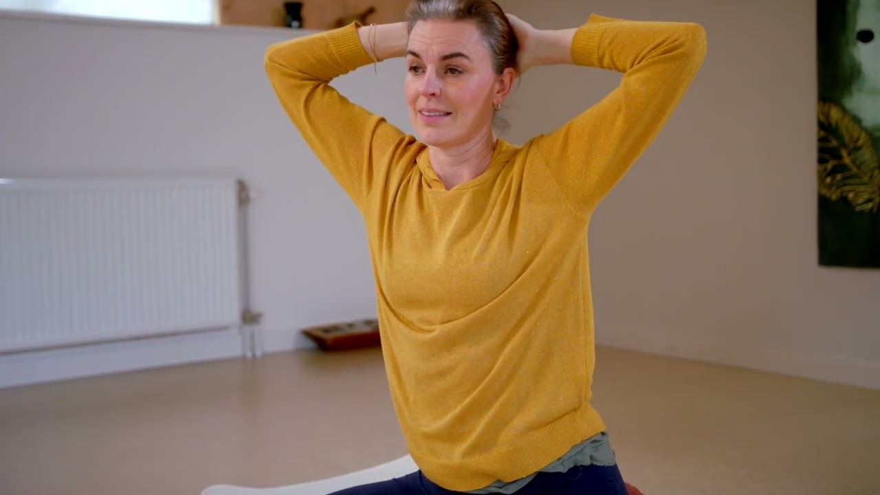 Upper core yoga with Margot van Essen