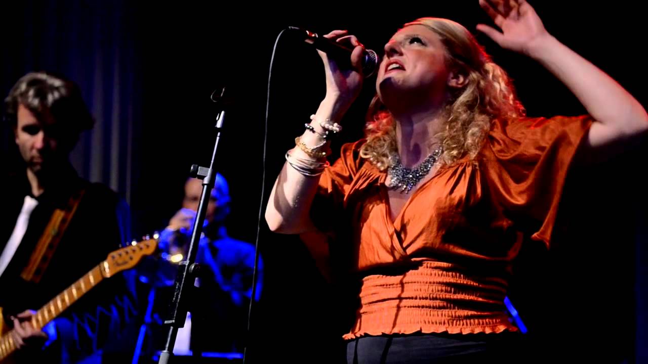 Just Keeps Smoking - Laura Vane & The Vipertones - Live @ Bibelot 2011