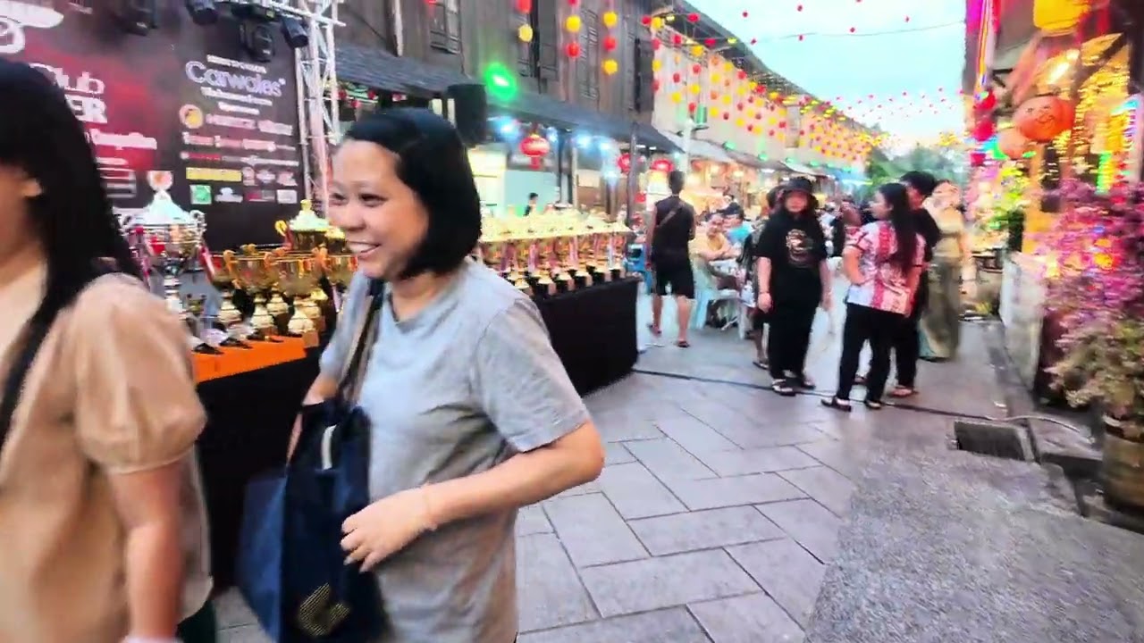 Makan makan di SINIAWAN