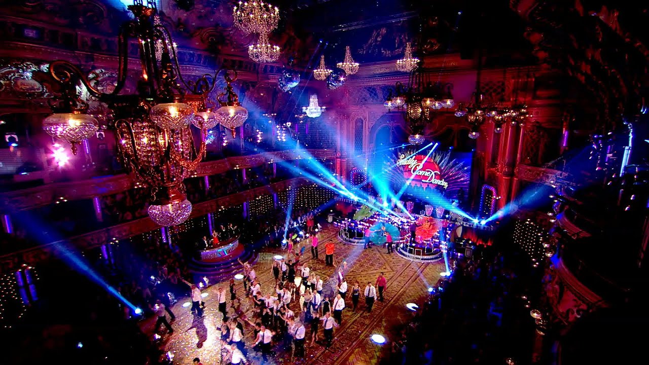 Strictly Takes Over the Blackpool Ballroom – Strictly Come Dancing: It Takes Two 2014 – BBC Two