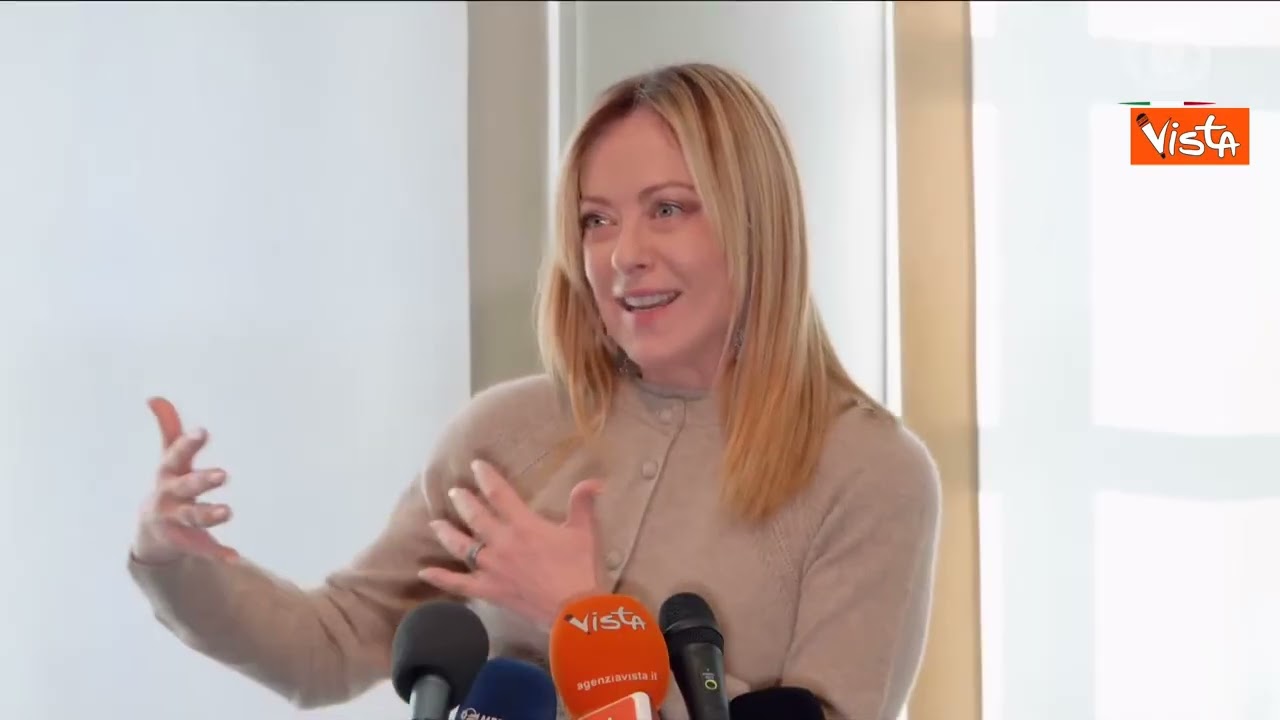 Meloni a Tokyo, il punto stampa con i giornalisti all'Ambasciata d'Italia - INTEGRALE