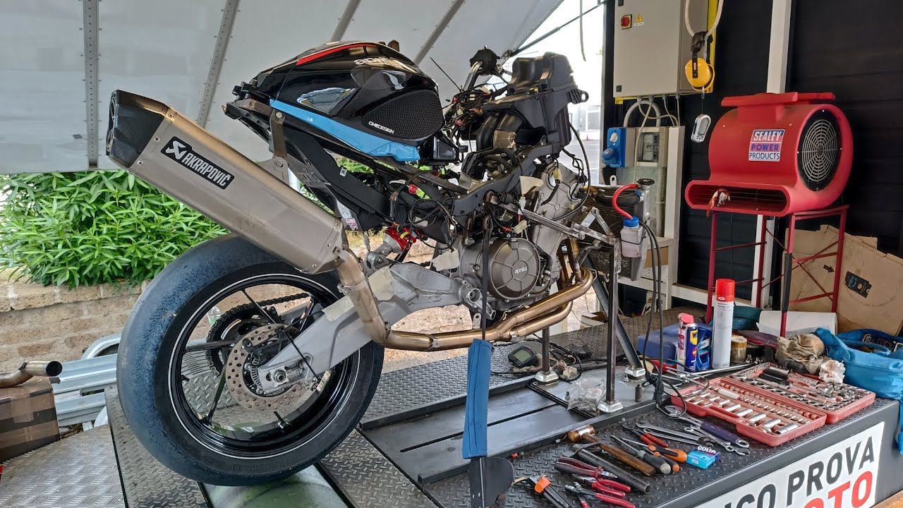 Aprilia Tuareg tuning Akrapovic full exhaust