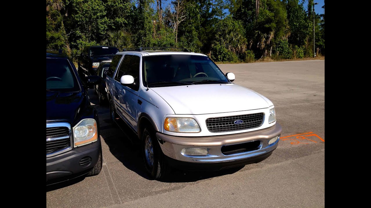 1998 Ford Expedition Eddie Bauer 2WD 5.4L V8 Start Up, Quick Tour, & Rev With Exhaust View - 261K