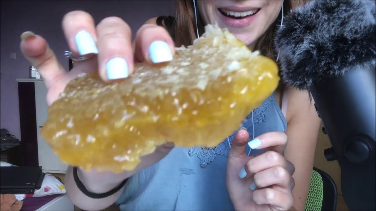 Eating Popular ASMR Foods (HONEYCOMB, BURSTING BOBA, MOCHI)
