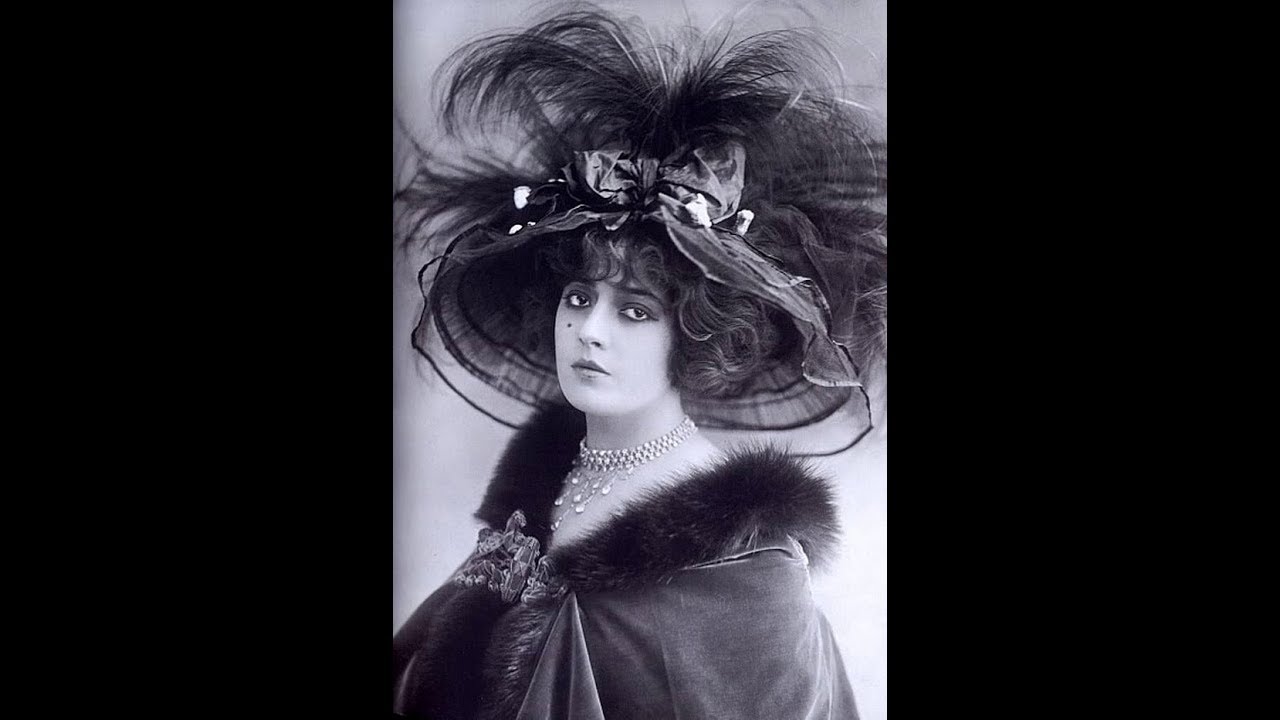 Giant Hats: The Favorite Fashion Style of Women From the Early Years of the 20th Century