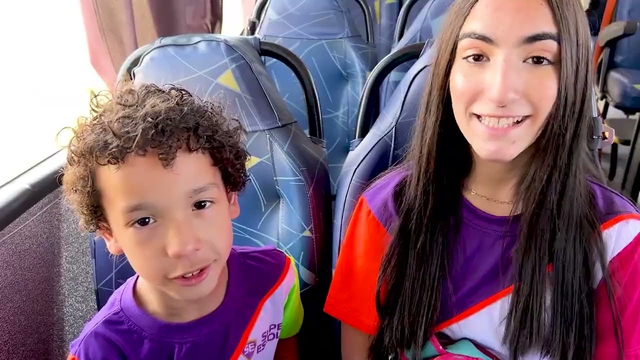 Regras de segurança e conduta no ônibus escolar com Amigos