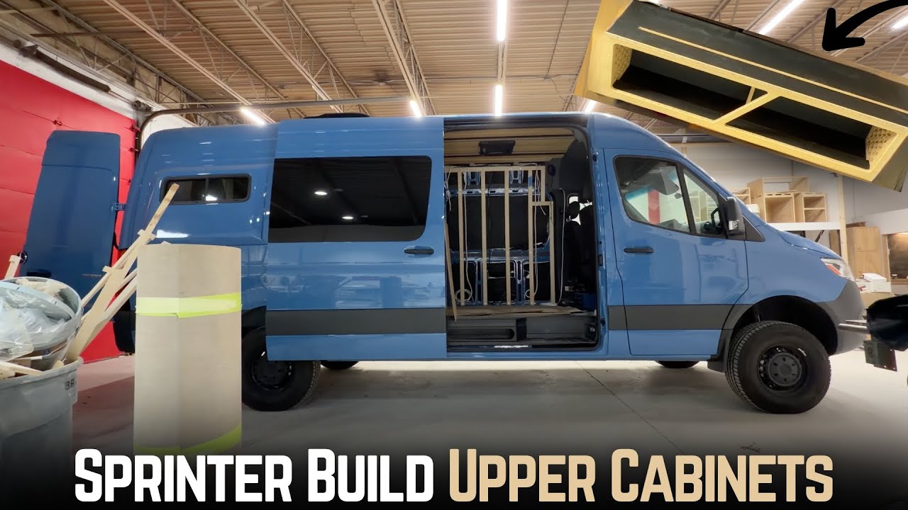 КРЕПЛЕНИЕ ПЕРВОГО КОМПЛЕКСА ШКАФОВ В 2 ЧАСА НОЯБРЯ. «ДЕНЬ БОЛЬШОЙ СТРОИТЕЛЬНОЙ РАБОТЫ».