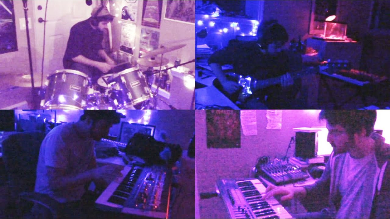 MACINTOSH PLUS - リサフランク420 現代のコンピュー (Cover)