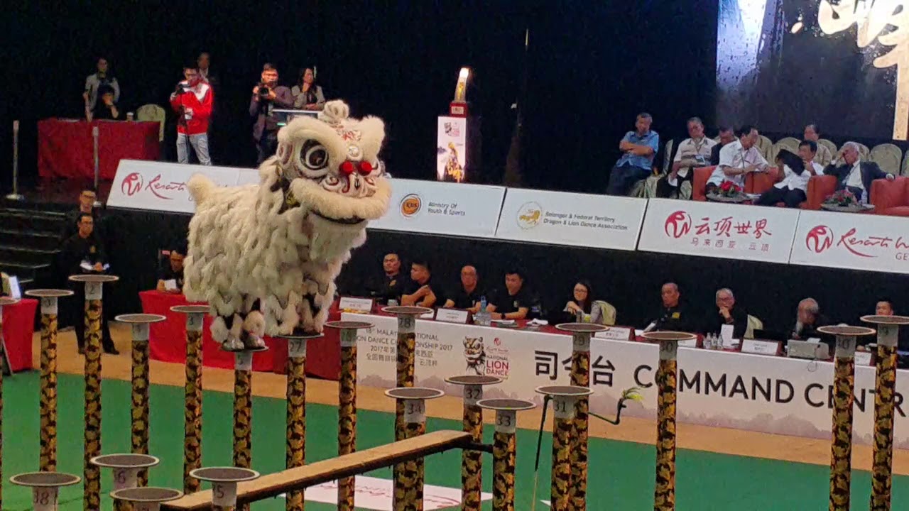 柔佛麻坡關聖宮龍獅團 Kun Seng Keng Lion and Dragon Dance Association Muar Johor
