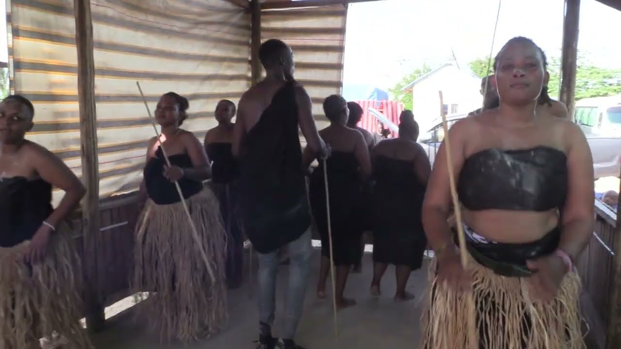 NGOMA ZA WASANDAWE SEHEMU YA PILI WAKIONYESHA UWEZO WAO WA KUCHEZA NGOMA YA SIMBOO