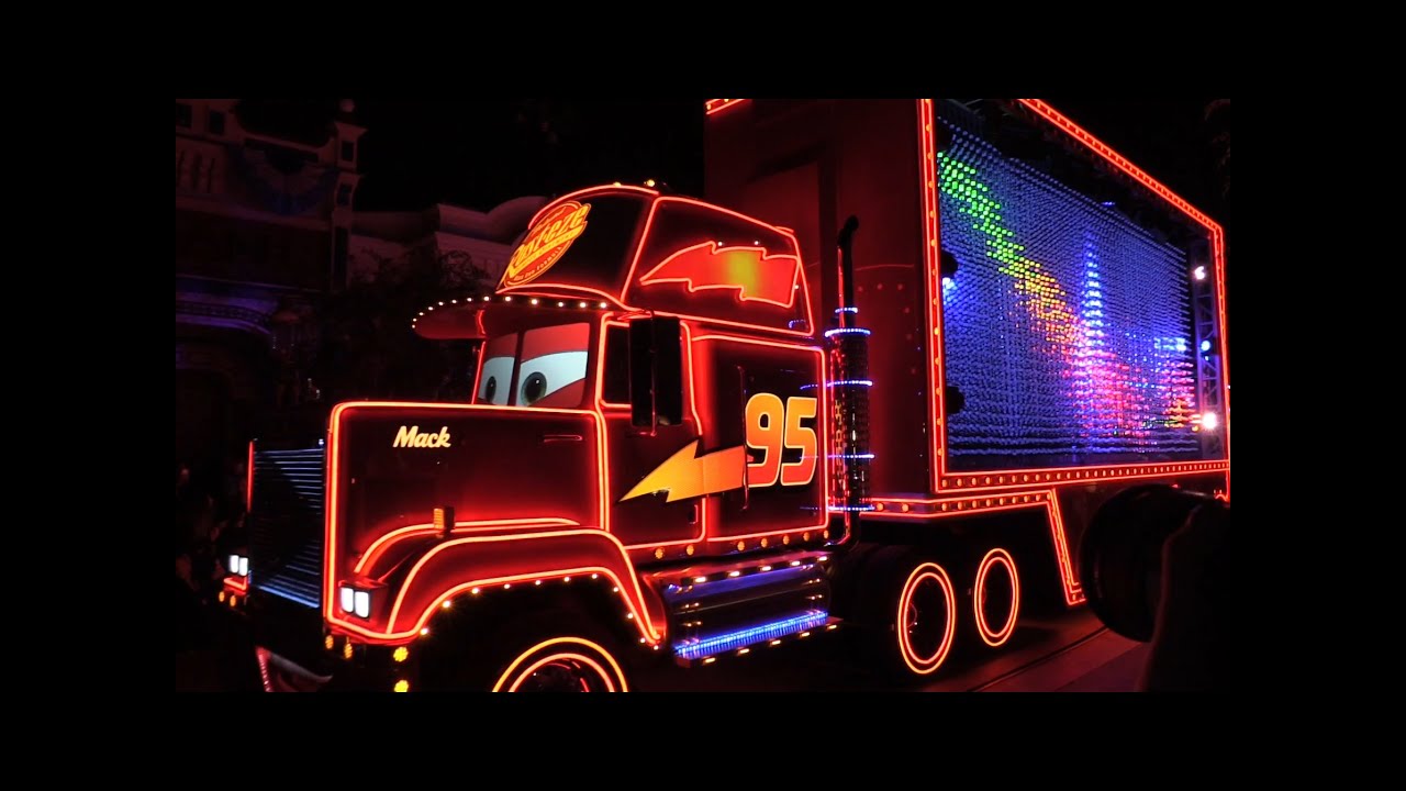 FULL Paint the Night parade debut at Disneyland for 60th anniversary