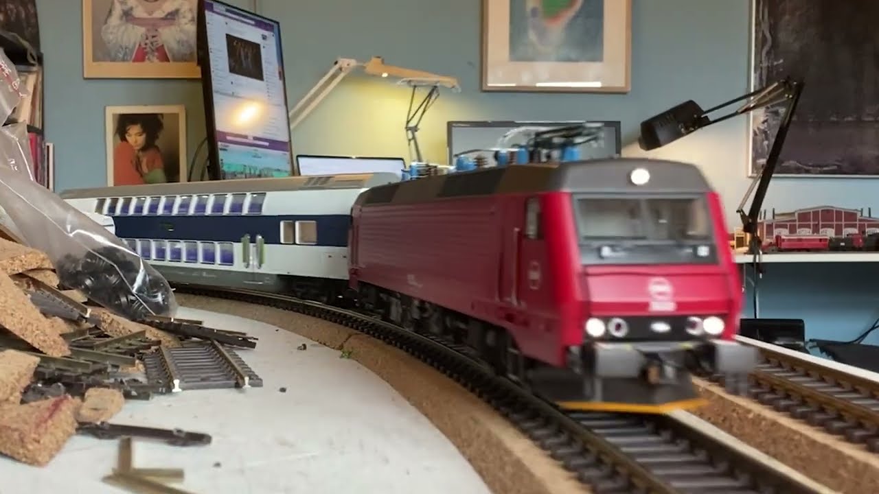 EA 3020 G. F. Ursin med dobbeldækker togstamme
