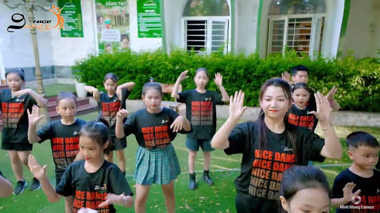 Nhạc Phim Lật Mặt 8 VÒNG TAY NẮNG | Choreo Trang Lizzie | Zumba Dance Kid | Tiktok Trend