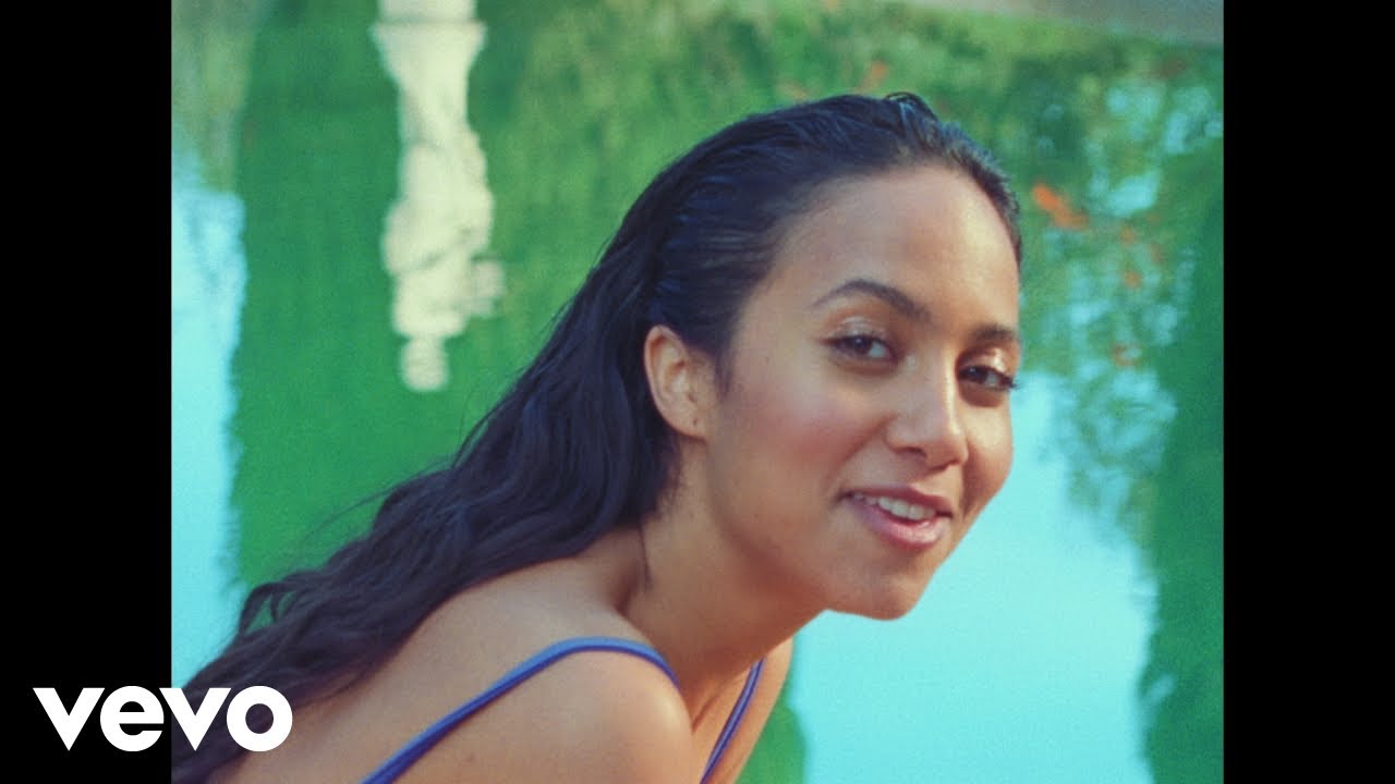 Gabriela Richardson - En Verano