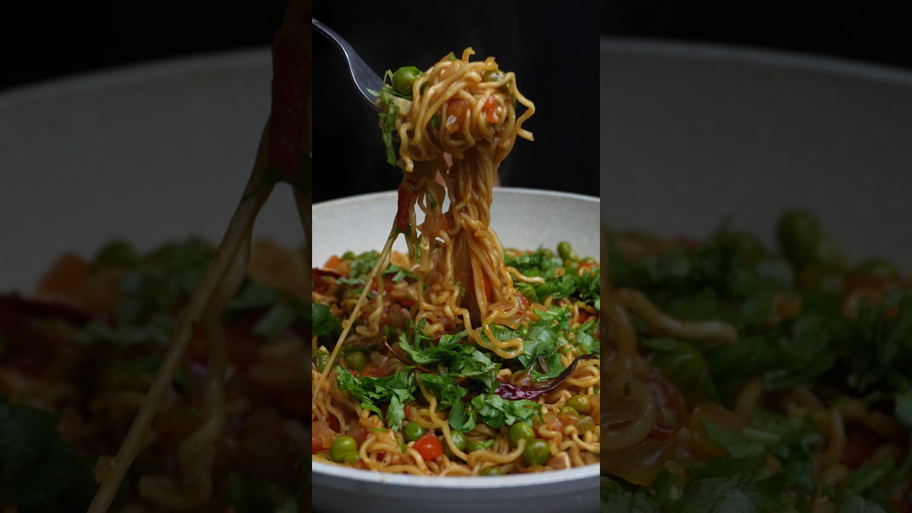 Spicy Tadka Maggi | Monsoon Special Street Style Recipe 🌶️🌧️🍜 #shorts